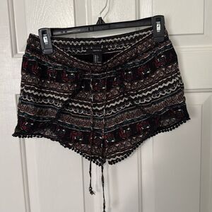 Forever 21 Patterned Women’s Shorts - Size Small